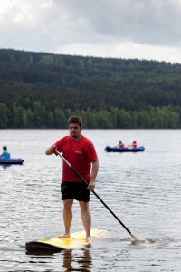 Bohdy zkouší paddleboarding na Lipně, zdroj: Ondřej Szönyi
